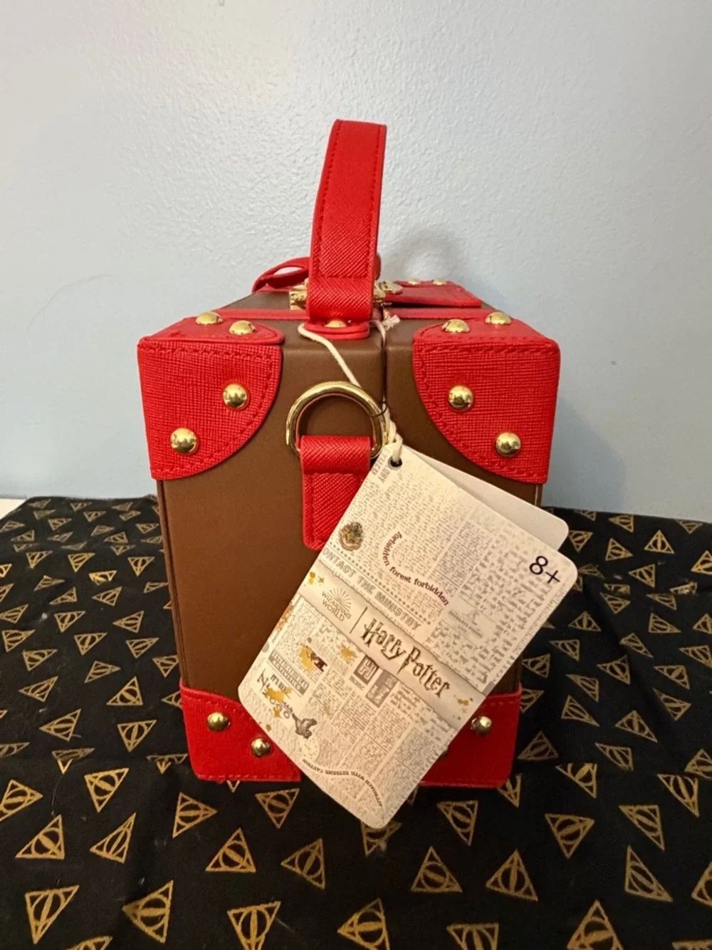 Loungefly Harry Potter Hogwarts Express Luggage Trunk Crossbody Bag - Picture 3 of 5